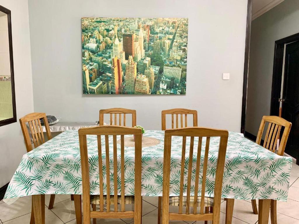 Marina Court Vacation Home 3 Bedrooms - Kota Kinabalu Esterno foto