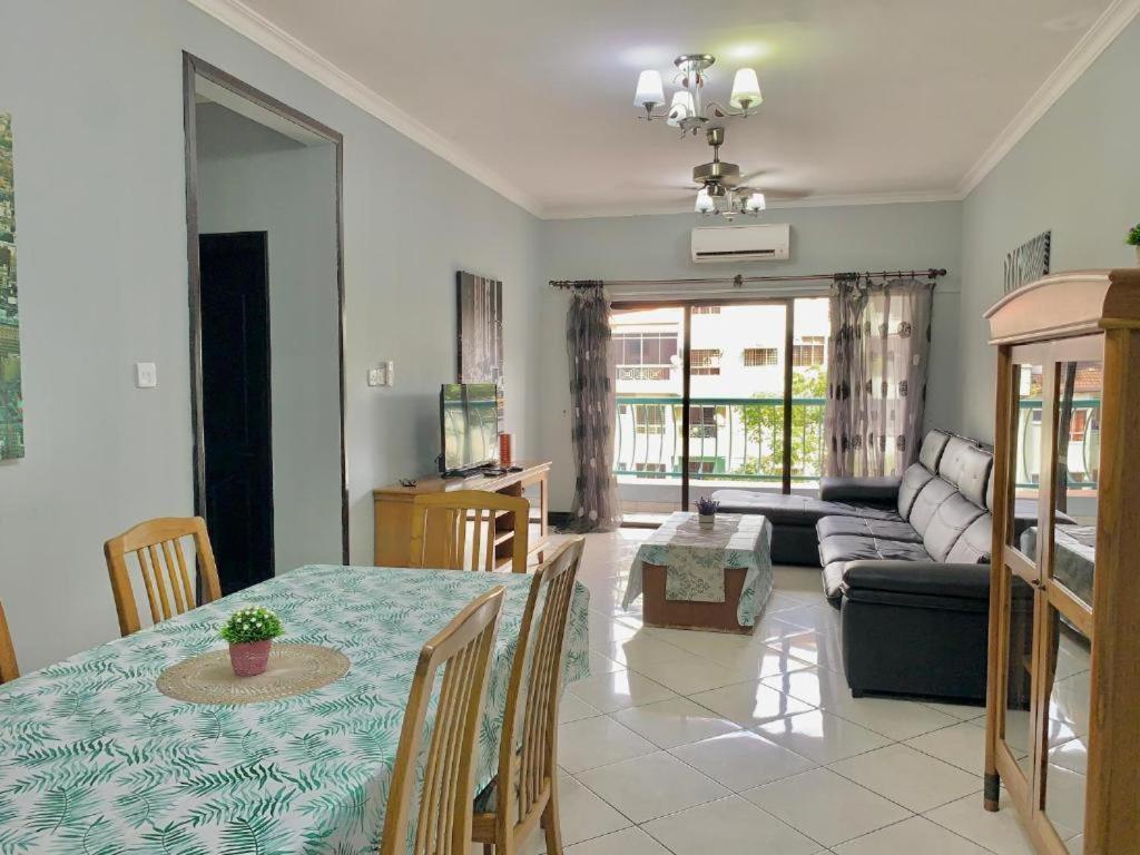 Marina Court Vacation Home 3 Bedrooms - Kota Kinabalu Esterno foto