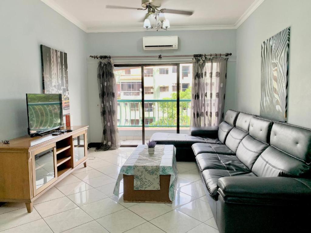 Marina Court Vacation Home 3 Bedrooms - Kota Kinabalu Esterno foto