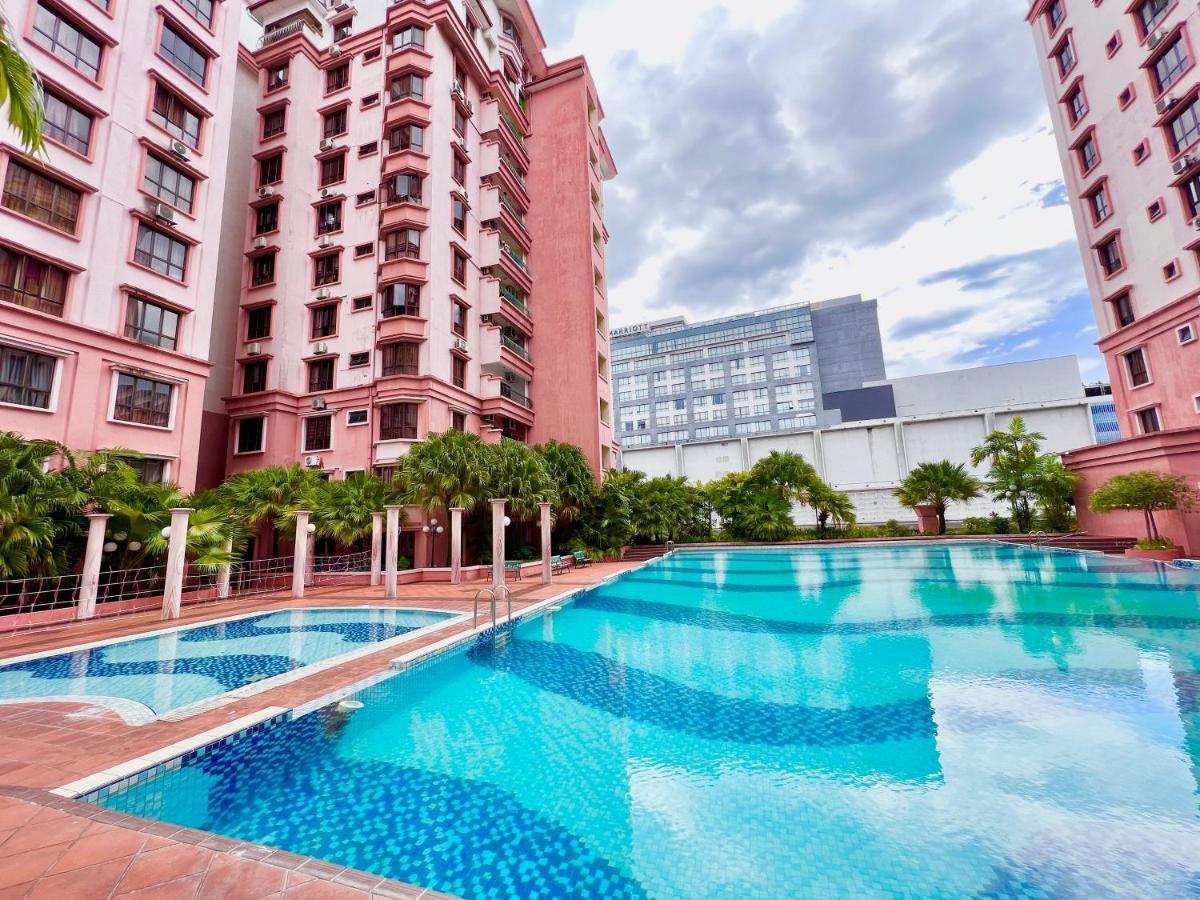 Marina Court Vacation Home 3 Bedrooms - Kota Kinabalu Esterno foto