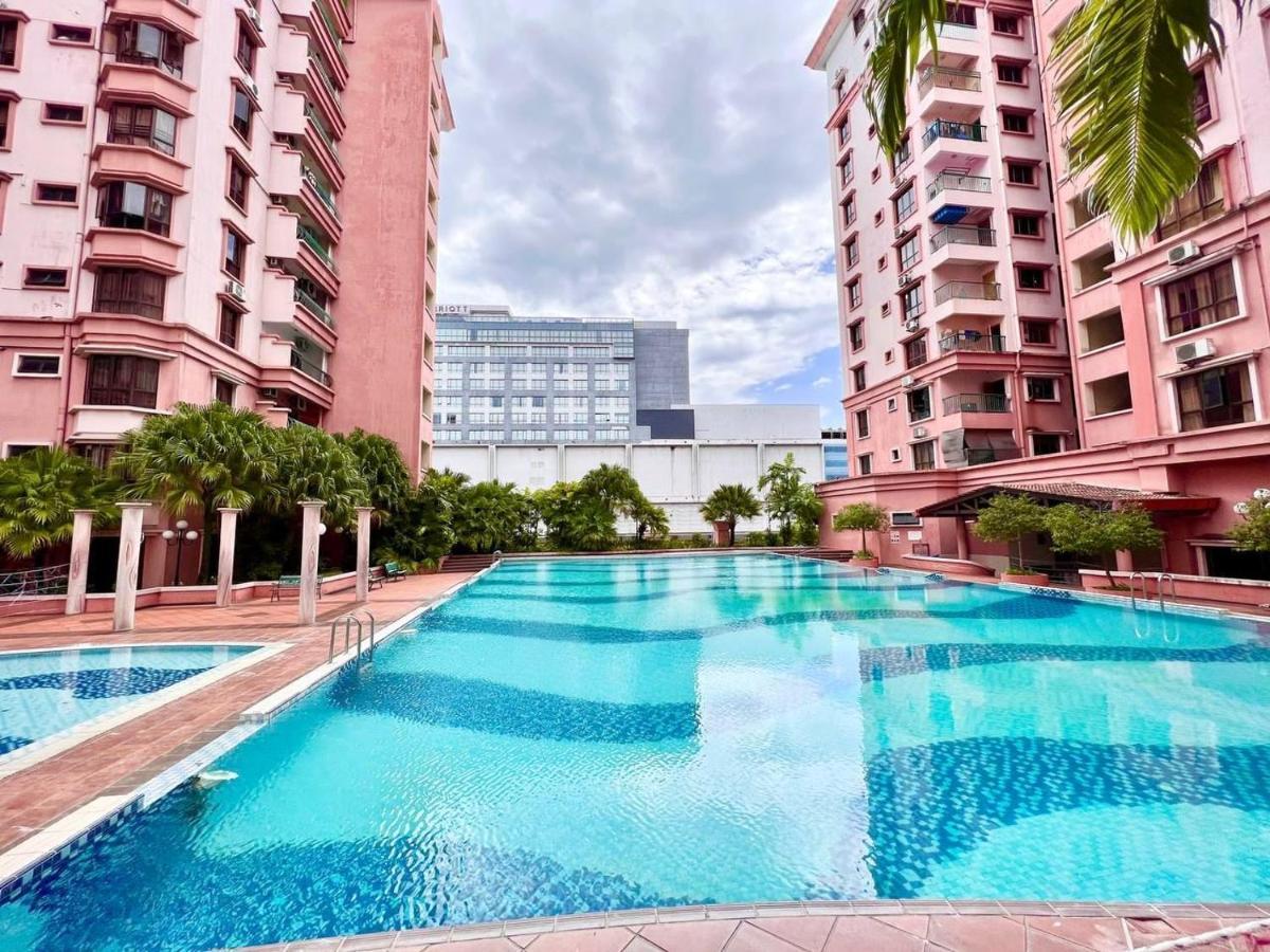 Marina Court Vacation Home 3 Bedrooms - Kota Kinabalu Esterno foto