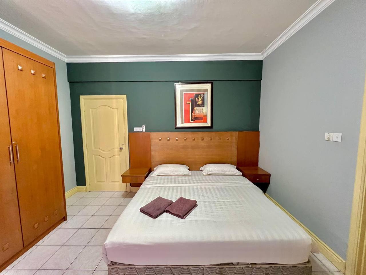 Marina Court Vacation Home 3 Bedrooms - Kota Kinabalu Esterno foto