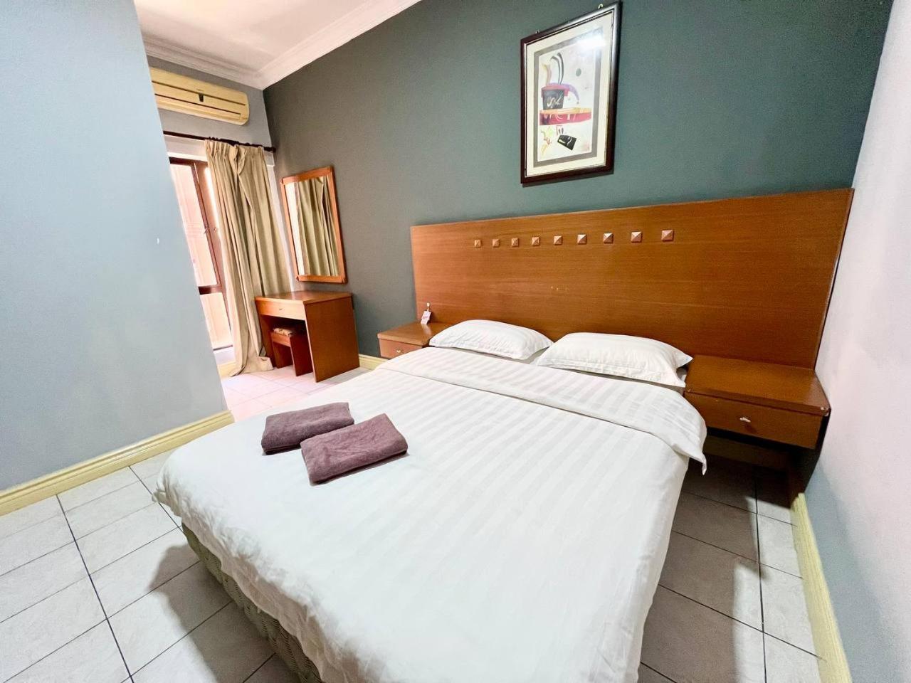Marina Court Vacation Home 3 Bedrooms - Kota Kinabalu Esterno foto