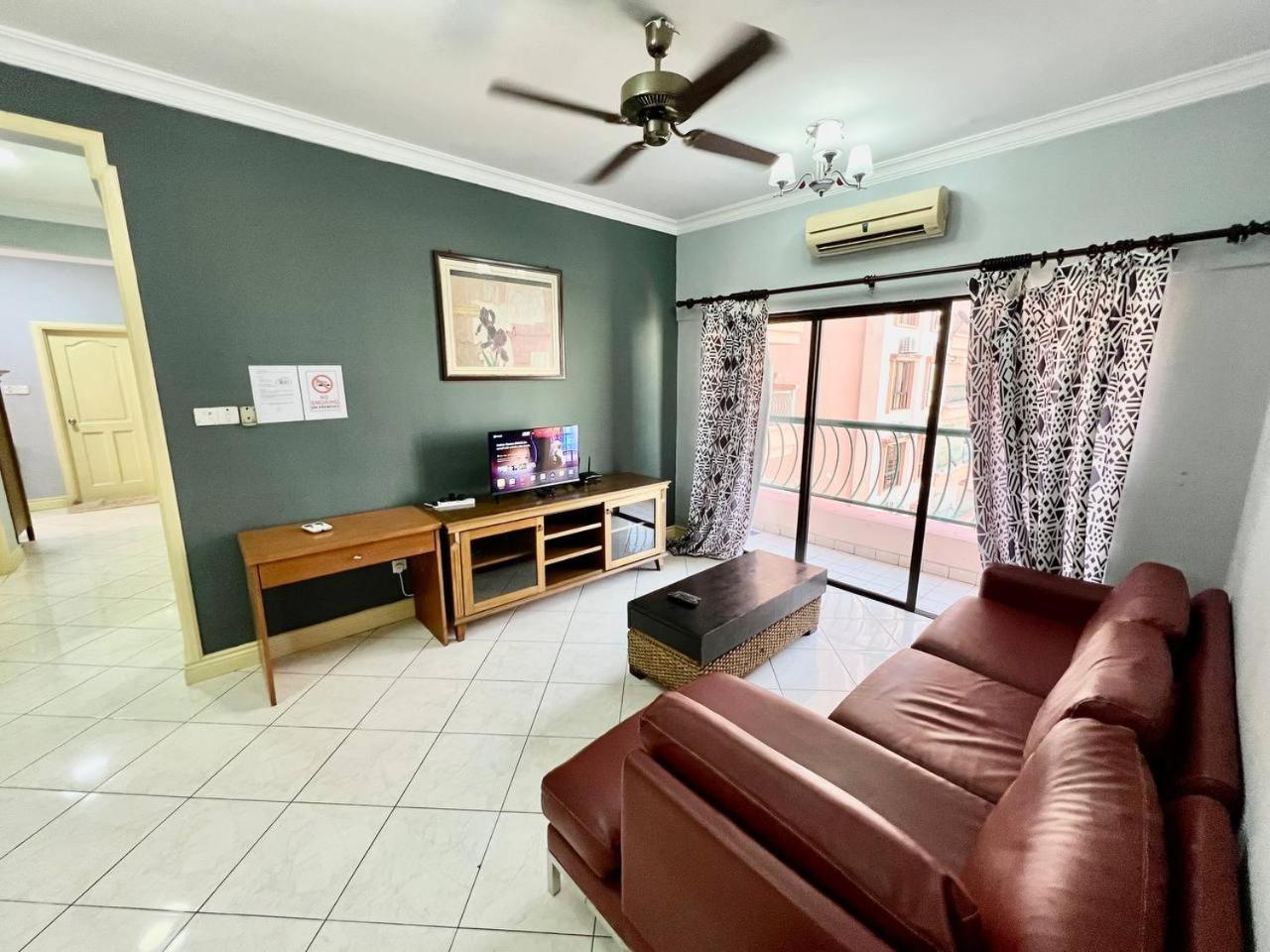 Marina Court Vacation Home 3 Bedrooms - Kota Kinabalu Esterno foto