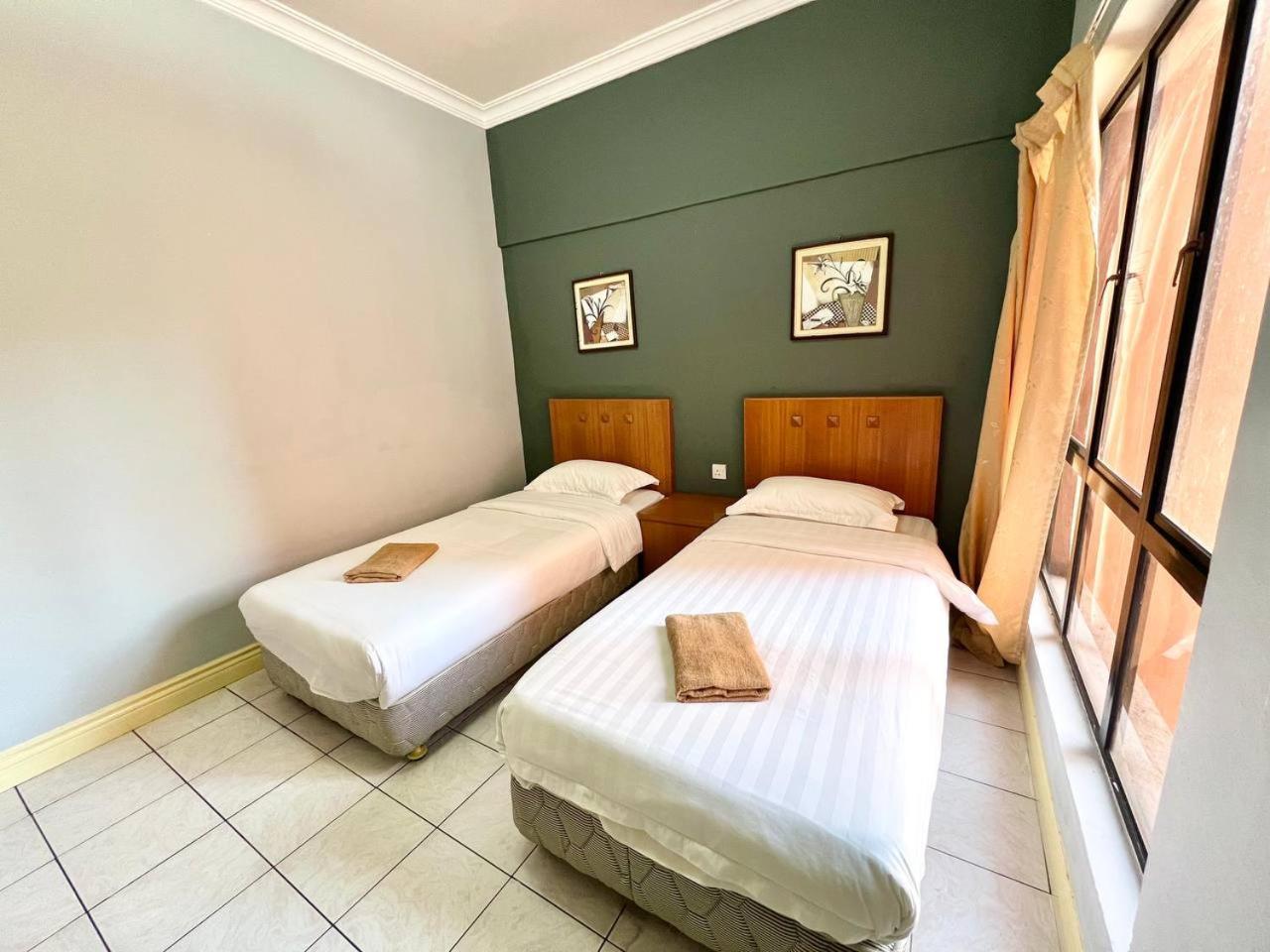 Marina Court Vacation Home 3 Bedrooms - Kota Kinabalu Esterno foto
