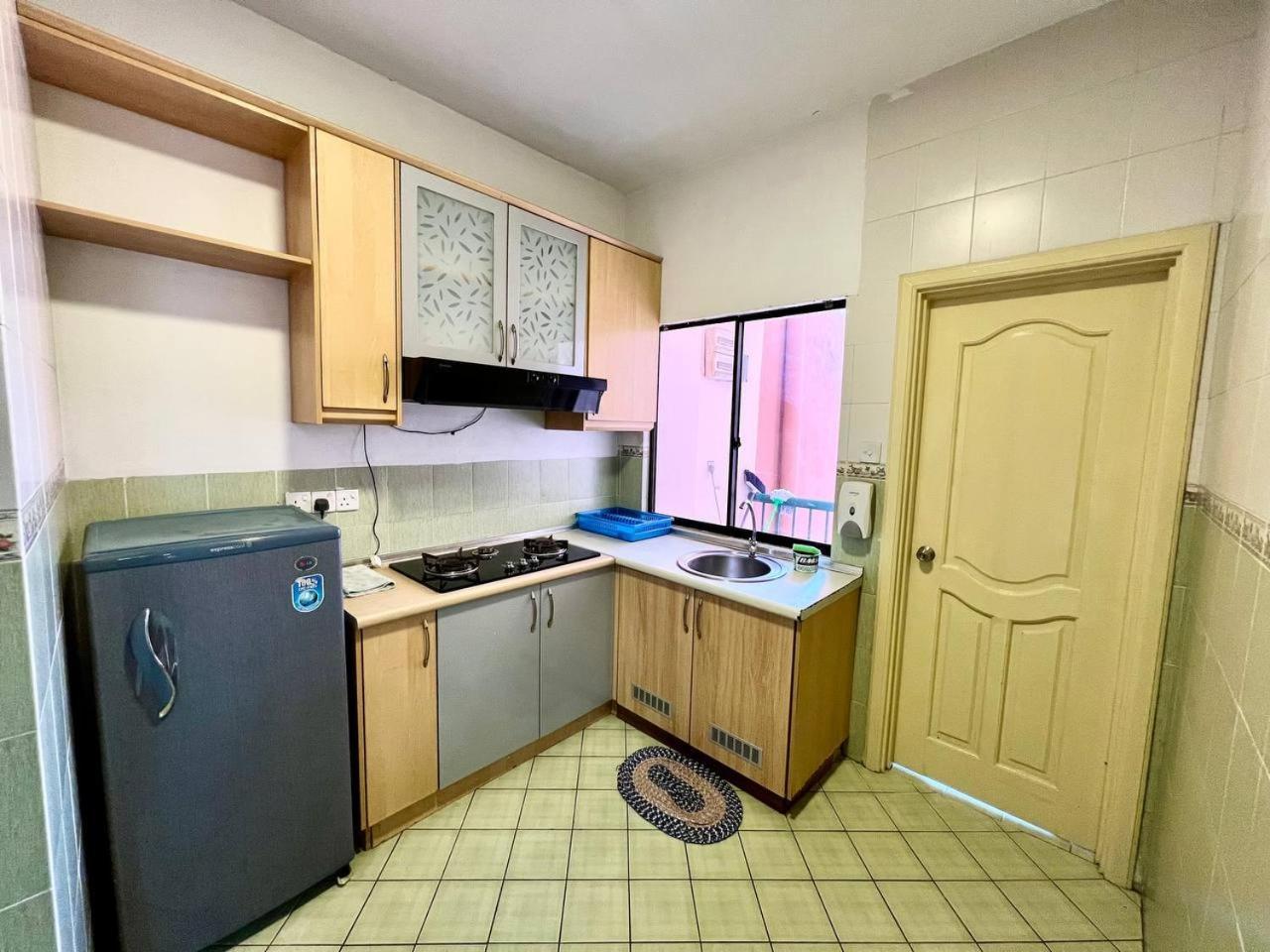 Marina Court Vacation Home 3 Bedrooms - Kota Kinabalu Esterno foto