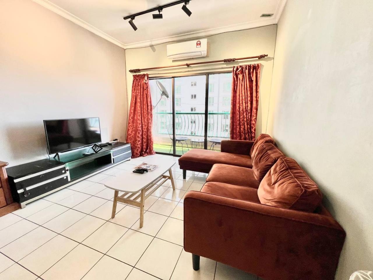 Marina Court Vacation Home 3 Bedrooms - Kota Kinabalu Esterno foto
