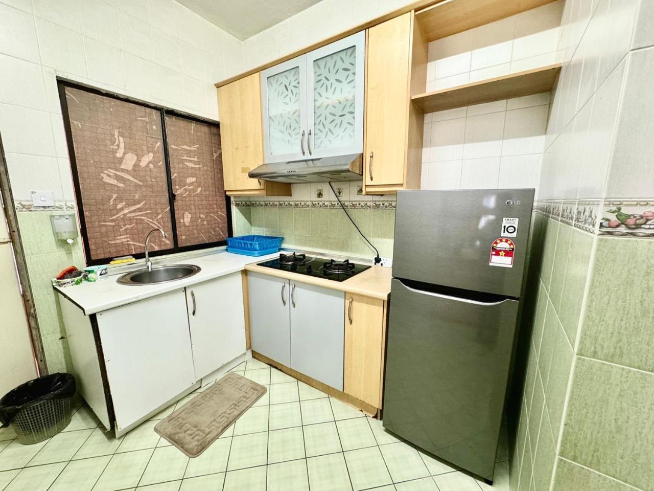 Marina Court Vacation Home 3 Bedrooms - Kota Kinabalu Esterno foto