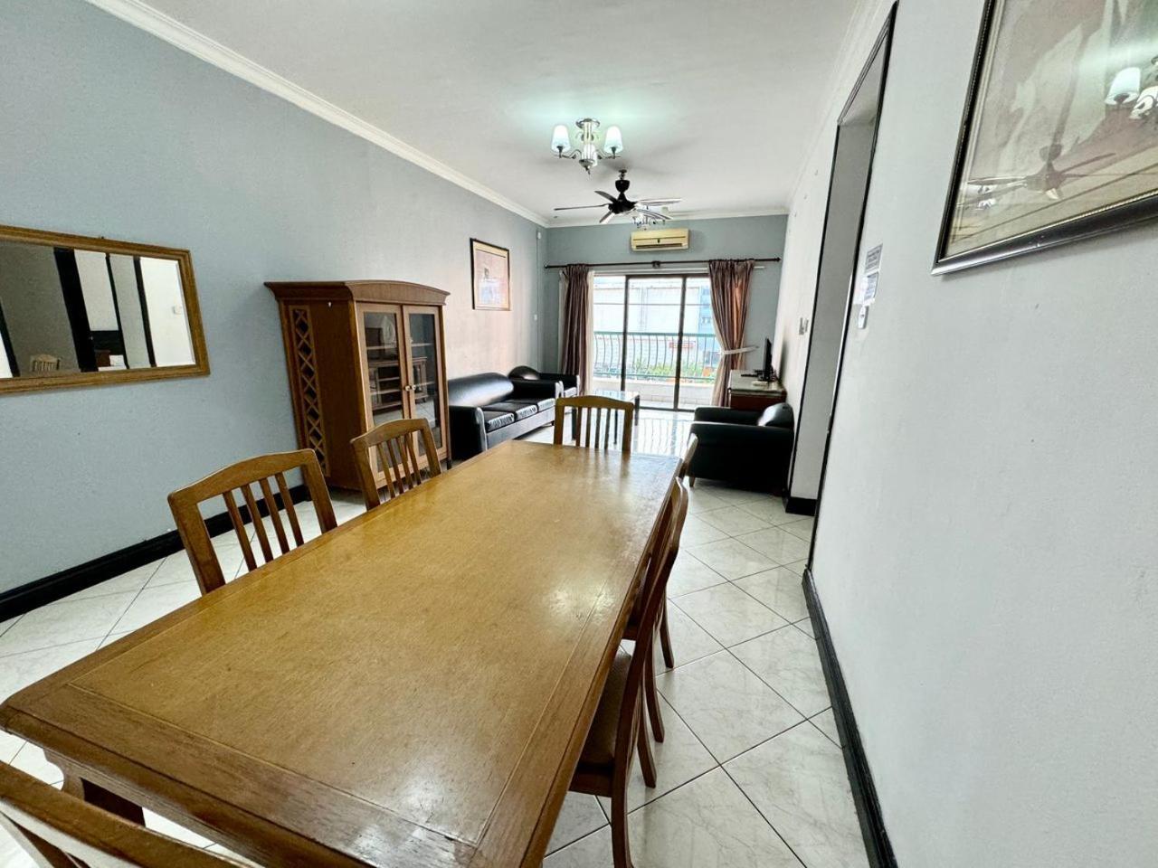 Marina Court Vacation Home 3 Bedrooms - Kota Kinabalu Esterno foto